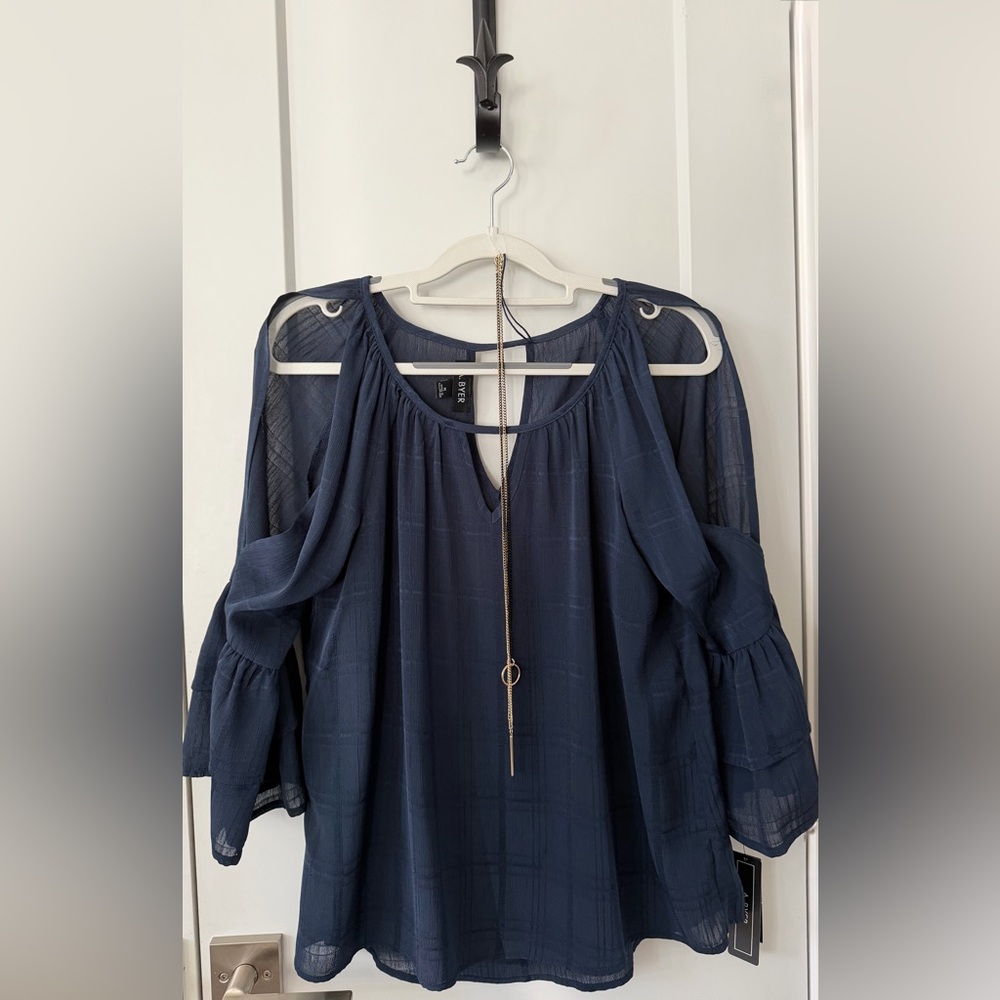 NWT A. Byer Navy Cold Shoulder Blouse 
Comes with Gold/Midnight Chain Necklace